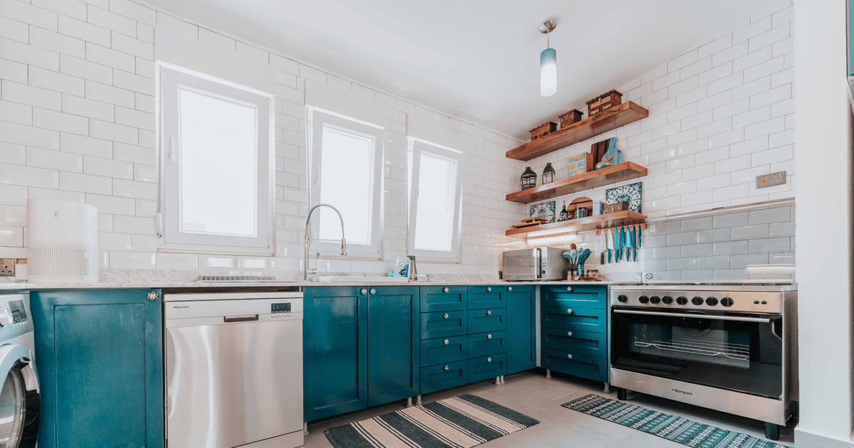 What Exterminators Use for Roaches (and What You Can Buy)